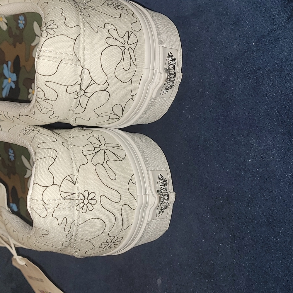 New Vans Classic slip-ons "U PAINT" sizes 10.5,11 and 11.5 - Picture 4 of 6